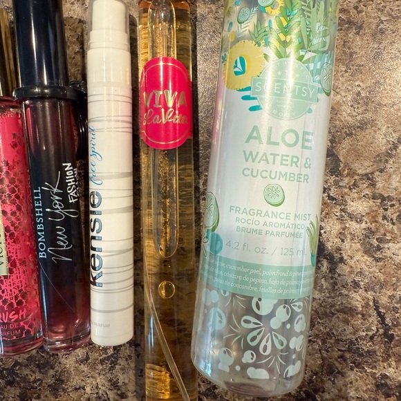 Perfume Bundle - Picture 3 of 5